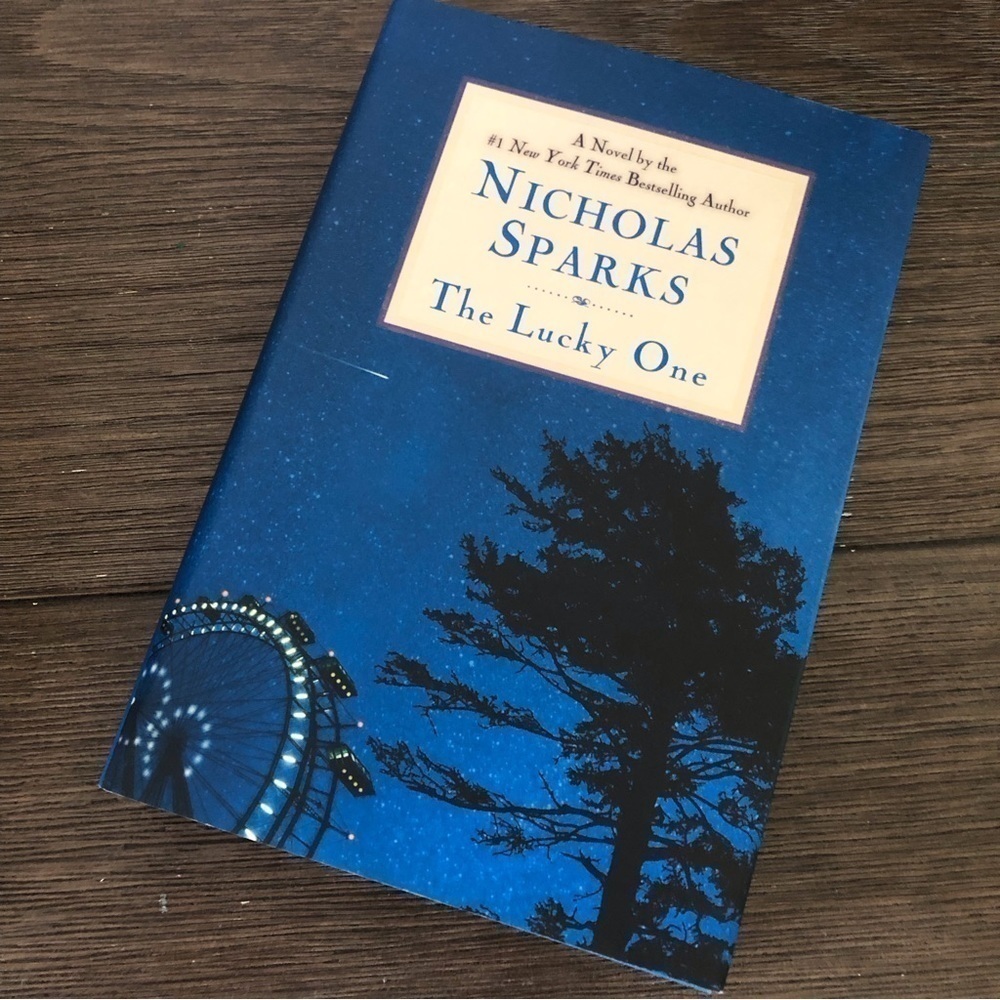 The Lucky One by: Nicholas Sparks hardback book